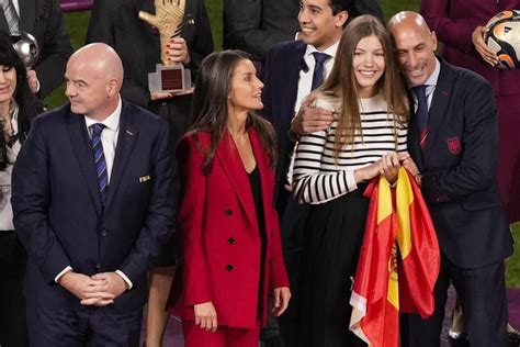 Spanish soccer leader’s behavior at Women’s World Cup final provokes angry reaction