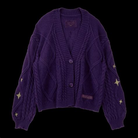 Speak now cardigan. That kind of is the opposite of my experience - my speak now cardigan is a size smaller but fits the same as 1989 🤔 maybe they messed up the sizes with me. Oh wow my speak now cardigan fit a lot better than my 1989. Both same size and the m/l 1989 fit me so small. That’s why I had to trade up 😢. 