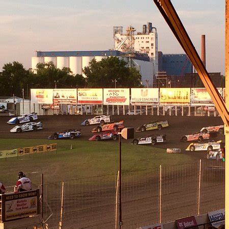 Speedway grand forks. At the Devils Lake Speedway last Saturday, 27 sprint cars showed up to race before a near-capacity crowd. At River Cities Speedway and the Red River Valley Speedway, the car count for sprints has ... 