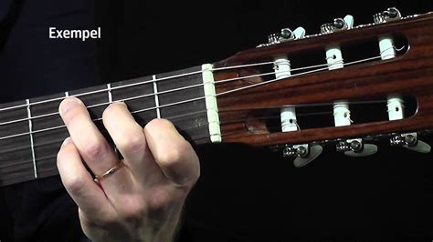 Spela akustisk gitarr