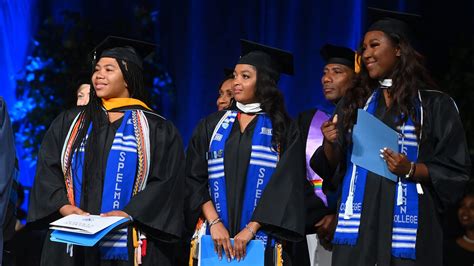 ATLANTA — Media icon Oprah Winfrey delivered an address to some 550 Spelman graduates on Sunday at Georgia International Convention Center. "As I stand before you, I see the reflection of myself .... 