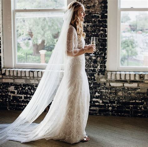 Spina bride. That being said, it is worth noting that SPINA Bride is known for its high-quality and luxurious gowns, which are reflected in the price range. At SPINA Bride Boutique, you can find gowns starting from $3,500 and going up to $20,000. It is important to mention that the majority of the gowns fall within the $6,000+ price range. 