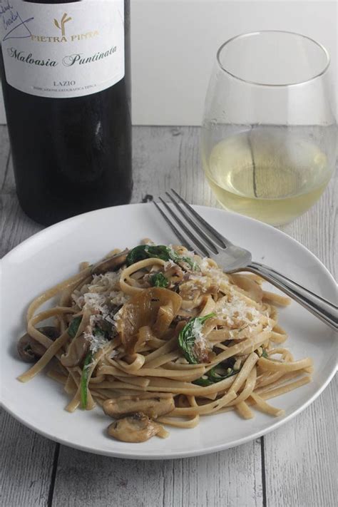 Spinach and Mushroom Pasta with Wine from Pietra Pinta