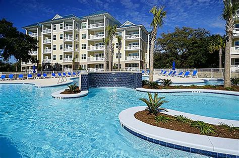 Spinnaker resort. The French Quarter Resort is only a stone’s throw away from the Branson Strip and a quick walk to the World’s Largest Toy Museum. It offers a comfortable stay after a day of entertainment and play. Located a close 5 minute walk to the Branson IMAX Entertainment Complex and Mickey Gilley Theatre. Other nearby famous Branson … 