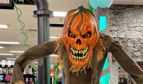 Spirit Halloween open at Aviation Mall