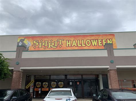 Spirit halloween south hills village. Starting September 23rd (on weekends) until October 29th: 10 a.m. to 5 p.m. Open Thanksgiving Weekend: 10 a.m. to 5 p.m. Flashlight Corn Maze every Saturday, 10 a.m. to 10 p.m. 4. Halloween Spooktacular — Santa’s Village in Bracebridge, ON. 