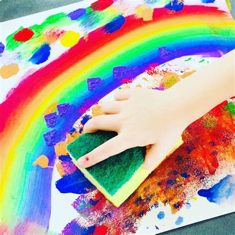 Sponge Painting a Rainbow - Simple Art Craft for Toddlers - Living …