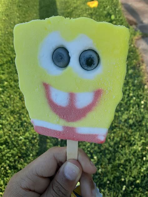 Sponge bob popsicle. The Popsicle SpongeBob SquarePants Bar is the best frozen dessert for fans of the Nickelodeon television show. Delicious SpongeBob frozen ice pop combining two great flavors - cotton candy and fruit punch. Each … 