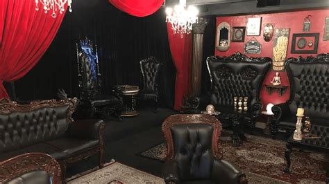 Spookeasy - SpookEasy Lounge, located in Ybor City (of course) is in a secret room above The Stone Soup Company, a decidedly un-spooky bar and restaurant. There’s an upstairs balcony lounge at Stone Soup ...