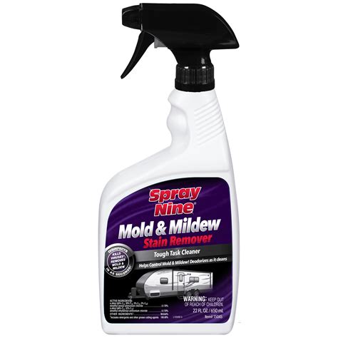 Spray for mold. Kill black mold with vinegar by applying the vinegar directly to the mold. Also, mix vinegar with other cleaning products to remove the mold, if necessary. Use a spray bottle to spray undiluted vinegar directly on the mold. Allow the vinegar to sit on the mold for about an hour, then wipe away. 