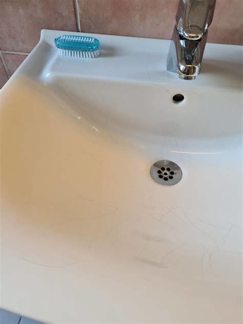 Spricka i handfat &ndash; Anm&auml;l skadat sanitetsgods - If