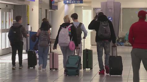 Spring break travel increasing nationwide, but flyers report smooth sailing at St. Louis Airport