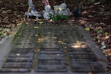 Springfield crematory springfield ma.  Find reviews, Cemetery records of Springfield C...