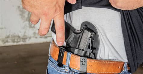 problem #4 - finding the best springfield hellcat holster Concealment of this pistol really isn&#39;t a big problem as the gun&#39;s tiny dimensions make the Hellcat an obvious concealed carry choice.. 