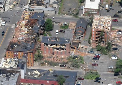 Dec 9, 2023 · SPRINGFIELD, Tenn. (WSMV) - Victims are reportedly trapped in buildings along 17th Avenue and Memorial Boulevard after a tornado touched down in Springfield on Saturday. . 