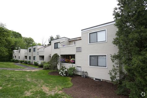 Sprucewood Apartments 1 to 2 Bedroom $1,525 -