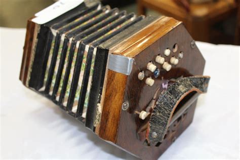 Squeeze box. Things To Know About Squeeze box. 