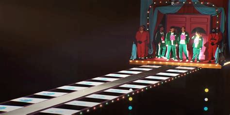 Squid Game Glass Bridge Challenge YouTube.