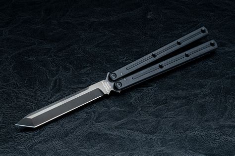 The Squid Industries Squiddy Butterfly Knife Trainer is a unique balisong trainer made completely from CPVC (chlorinated polyvinyl chloride) using CNC machining. CPVC has higher impact and heat resistance than typical PVC, making it suitable for a balisong trainer. The Squiddy is safe and legal everywhere, making it an ideal choice for …. 
