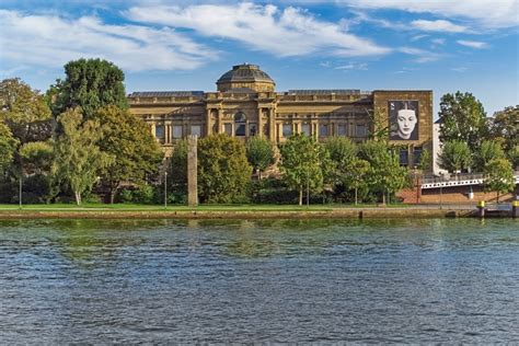 A frankfurti Städel Museum (teljes hivatalos nevén Städelsche Kunstinstitut und Städtische Galerie, röviden csak Städel) Németország és a világ egyik legjelentősebb szépművészeti múzeuma, egyben a legrégebbi és legfontosabb német múzeumi alapítvány. Hét évszázad kiemelkedő művészeti alkotásait mutatja be..