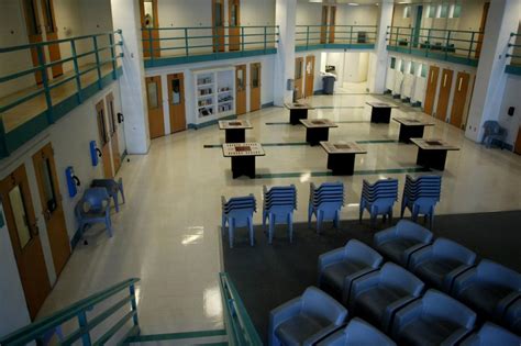 Opened in 1995, the St. Louis County Jail is a detention facility that is used to confine sentenced prisoners and prisoners awaiting sentencing. In addition to incarcerating offenders from all jurisdictions within St. Louis County, Minn., the jail also holds fugitives wanted in other states and other Minnesota counties, as well as prisoners .... 