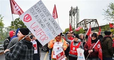 St. Lawrence Seaway shut down as workers go on strike