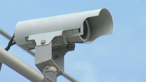 St. Louis City officials considering bringing back red light cameras to curb dangerous driving