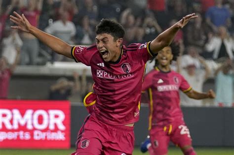 St. Louis City rolls to 3-1 victory over Whitecaps