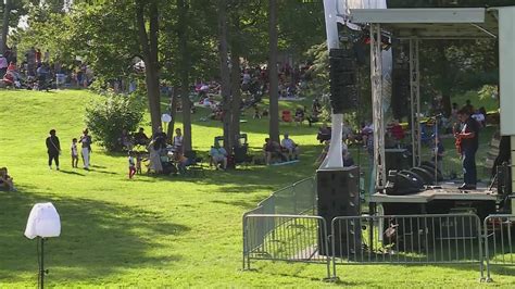 St. Louis festival goers brave the heat at Francis Park