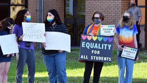 St. Louis mayor, county health dept. denounce anti-transgender Missouri bills