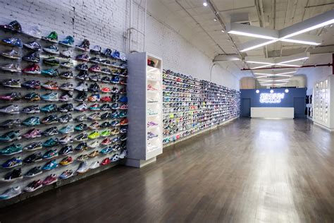 Stadium goods nyc. Stadium Goods is a retailer specialised in the resale of aftermarket sneakers. Based in New York City, it operates a shop and a drop-off center in SoHo, Manhattan [1] as well as an … 
