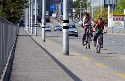 Stadt Bern streicht Autospur auf Monbijoubrücke - MSN