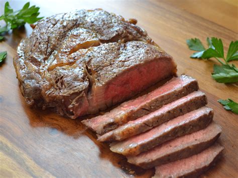 Staek. No, there is too much. Let me sum up: Get oil smoking hot in a heavy pan. Add salted and peppered steak and cook, flipping every 15 to 30 seconds until the desired internal temperature is almost reached. Add butter to the pan and continue to cook until the steak is done. Remove from pan. 