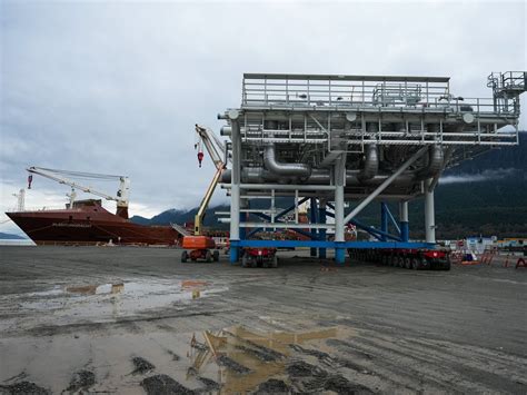Staff at lodge for LNG workers approve strike, potentially disrupting Kitimat project