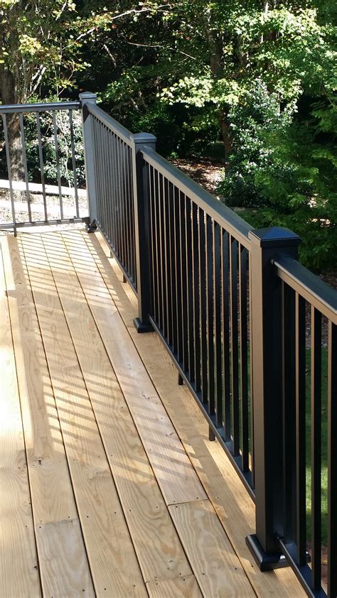 Stair deck railing. The Omarail Railing System is constructed of a high strength structural aluminum alloy, and finished with a polyester powder coating for maximum endurance and abrasion resistance. Our maintenance-free Railing requires no yearly painting and will not rust. Choose from our 4 standard styles shown here, or visit Custom Work for Cable Railing ... 