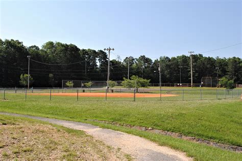 Standifer gap park. Initial offerings included baseball and softball, but have grown to include football, basketball and cheerleading. We manage two parks in the Chattanooga market: East Hamilton Rec Park (Little Debbie) and Standifer Gap. Baseball is affiliated with Dizzy Dean. Softball plays in the Scenic City League. Field Status. 