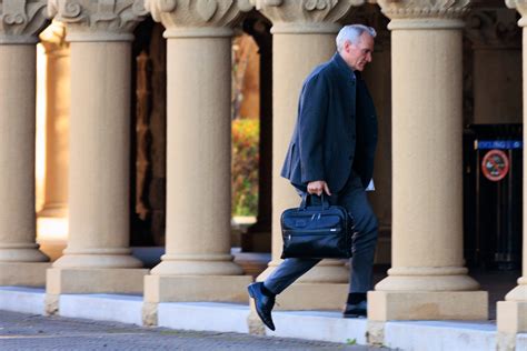 Stanford president resigns