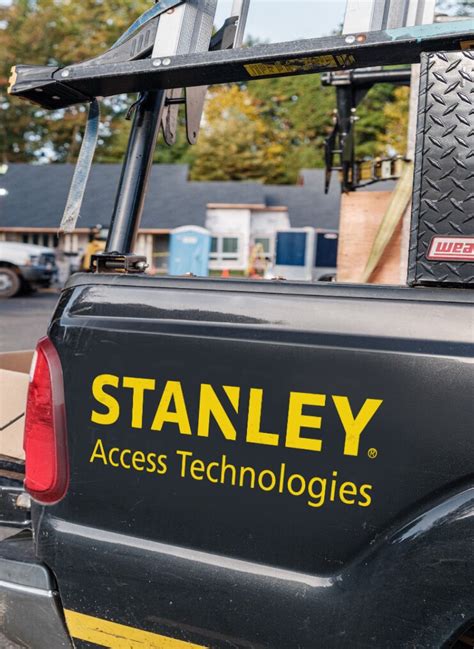 Stanley access technologies operation and maintenance manual. - Manual parts case w36 wheel loader.