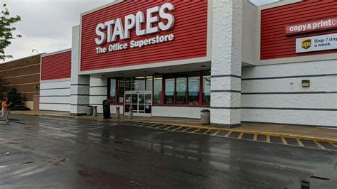 Staples easton. 3670 Easton Market, Columbus. Open: 9:00 am - 9:00 pm 0.14mi. Read the information on this page for Staples Easton Market, Columbus, OH, including the Store hours, local map, telephone number and other info. 