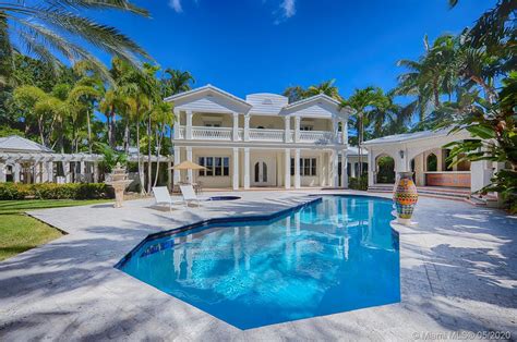 Star island homes for sale. 3 baths. 1,768 sq ft. 630 NE 52nd St, Miami, FL 33137. (305) 851-2820. View more homes. Nearby homes similar to 37 Star Island Dr have recently sold between $2M to $23M at an average of $1,765 per square foot. SOLD DEC 27, 2023. 