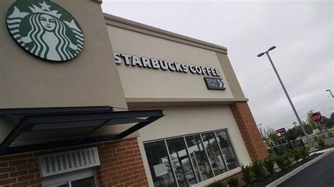 Starbucks, 50 Race Track Rd, East Brunswick, NJ, Coffee Shops