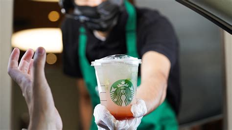 Starbucks announces new drive-thru and mobile ordering option