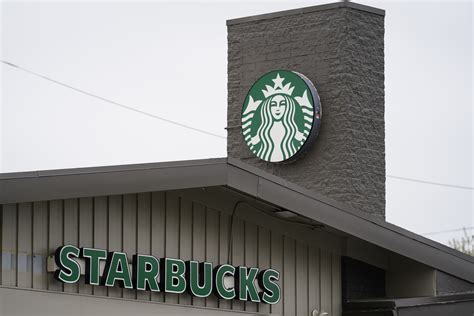 Starbucks beats sales forecasts as China recovers