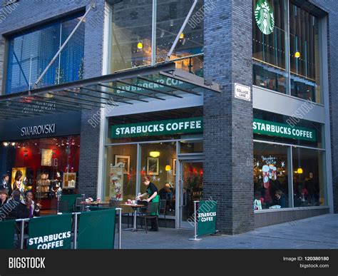 1 Mar 2018 ... Starbucks has built 45 of these modular coffee shops around the country. Taking a cue from the tiny house trend, the cafes are often made out of .... 