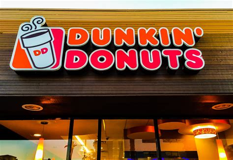 Starbucks or dunkin donuts near me. Dunkin' is America's favorite all-day, everyday stop for coffee, espresso, breakfast sandwiches and donuts. The world's leading baked goods and coffee chain, ... 