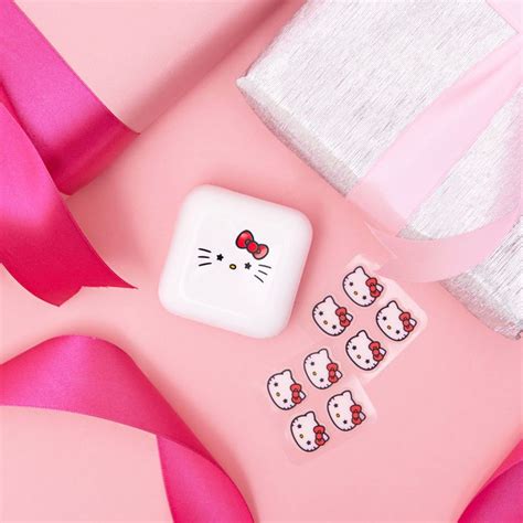 Starface hello kitty. Starface has teamed up with Hello Kitty to create cute spot patches in honour of the iconic character’s birthday and Japanese company Sanrio’s 60th anniversary. Just like its other spot ... 