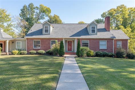 Starkville real estate. 225 Ridgeway Dr, Starkville, MS 39759 is for sale. View 27 photos of this 4 bed, 5 bath, 2975 sqft. single family home with a list price of $599000. 