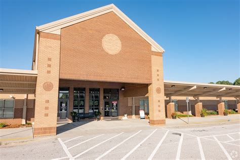 Starling elementary. Starling Elementary School is a Pre-Kindergarten-5th Grade Public School located in Grayson, GA within the Gwinnett County District. It has 995 students in grades Pre-Kindergarten-5th Grade with a student-teacher ratio of 16 to 1. Starling Elementary School spends $10,577 per student. 