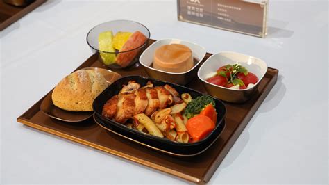 Starlux Airlines unveils in-flight meals and amenities