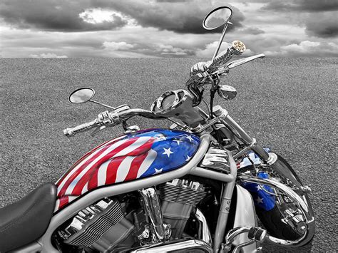 Stars and stripes harley. Lighter lift-off force: 480 lbs/217kg wet. Low seat height: 25.7in/654mm. Mid mount controls, slightly forward. Easy lock to lock sweep. Single disc with dual piston caliper provides premium braking performance. Anti-lock Braking System (ABS) (standard or optional based on market) 